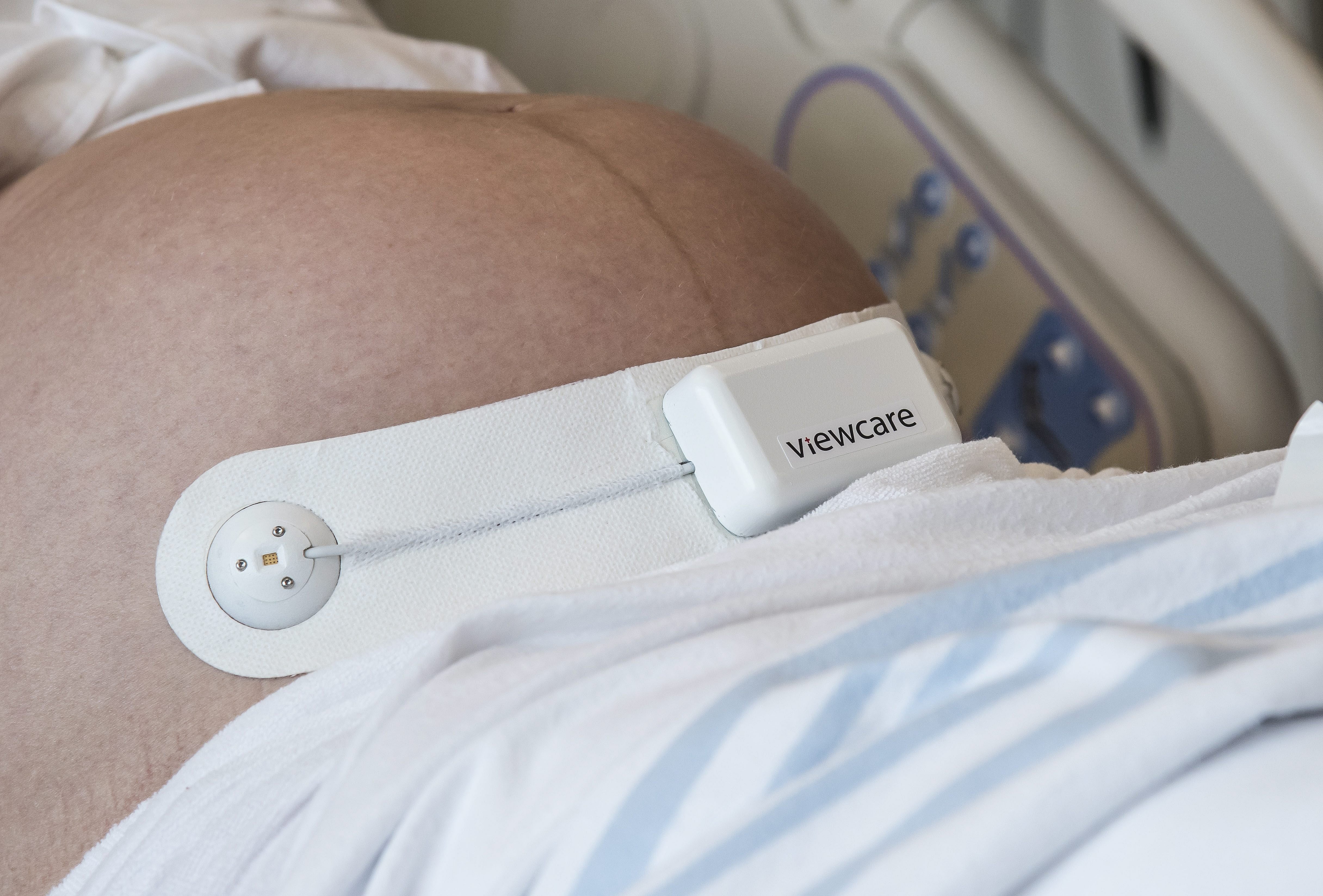 Fart på fødegangen: Førstegangsfødende skal hjem efter 2-4 timer sygehus | TV2 Nord