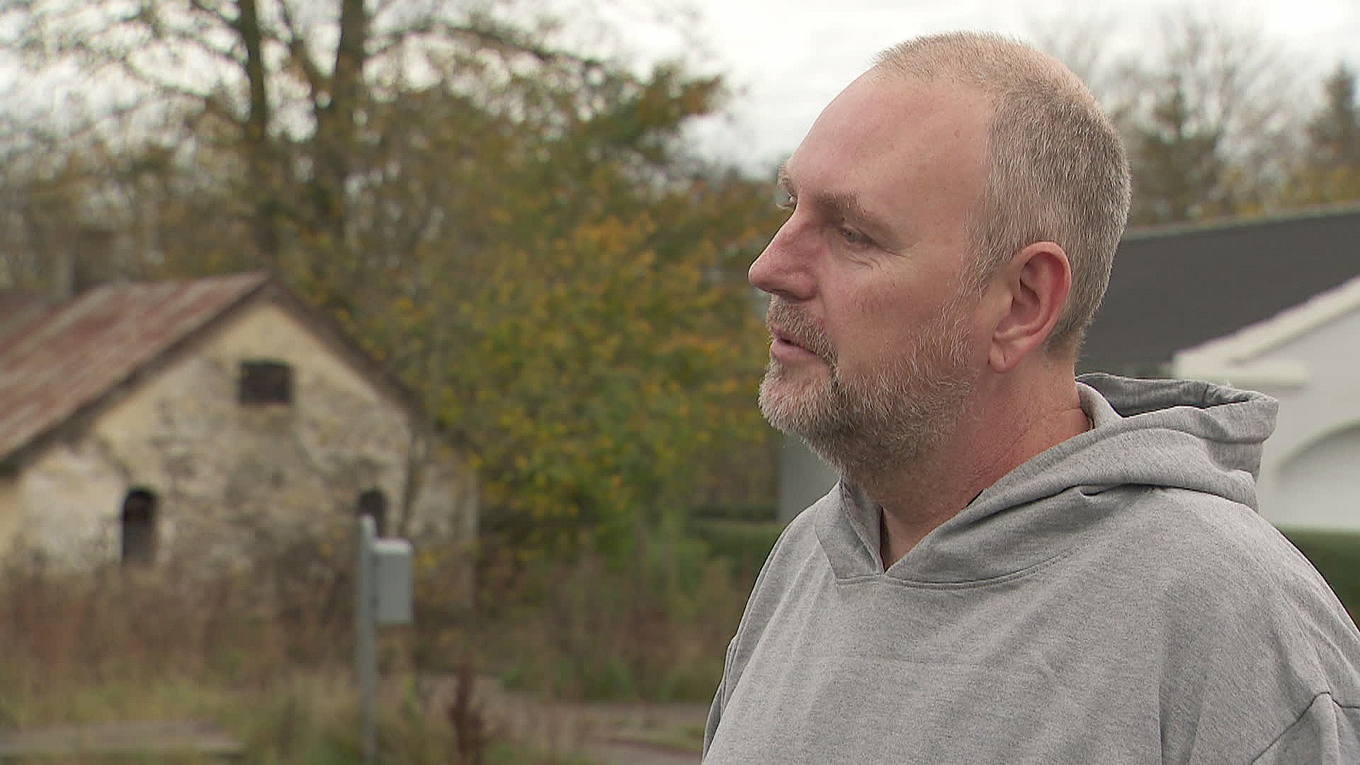 Claus Holm var førhen generet af larmen fra scooterne på gaden i Tårs.