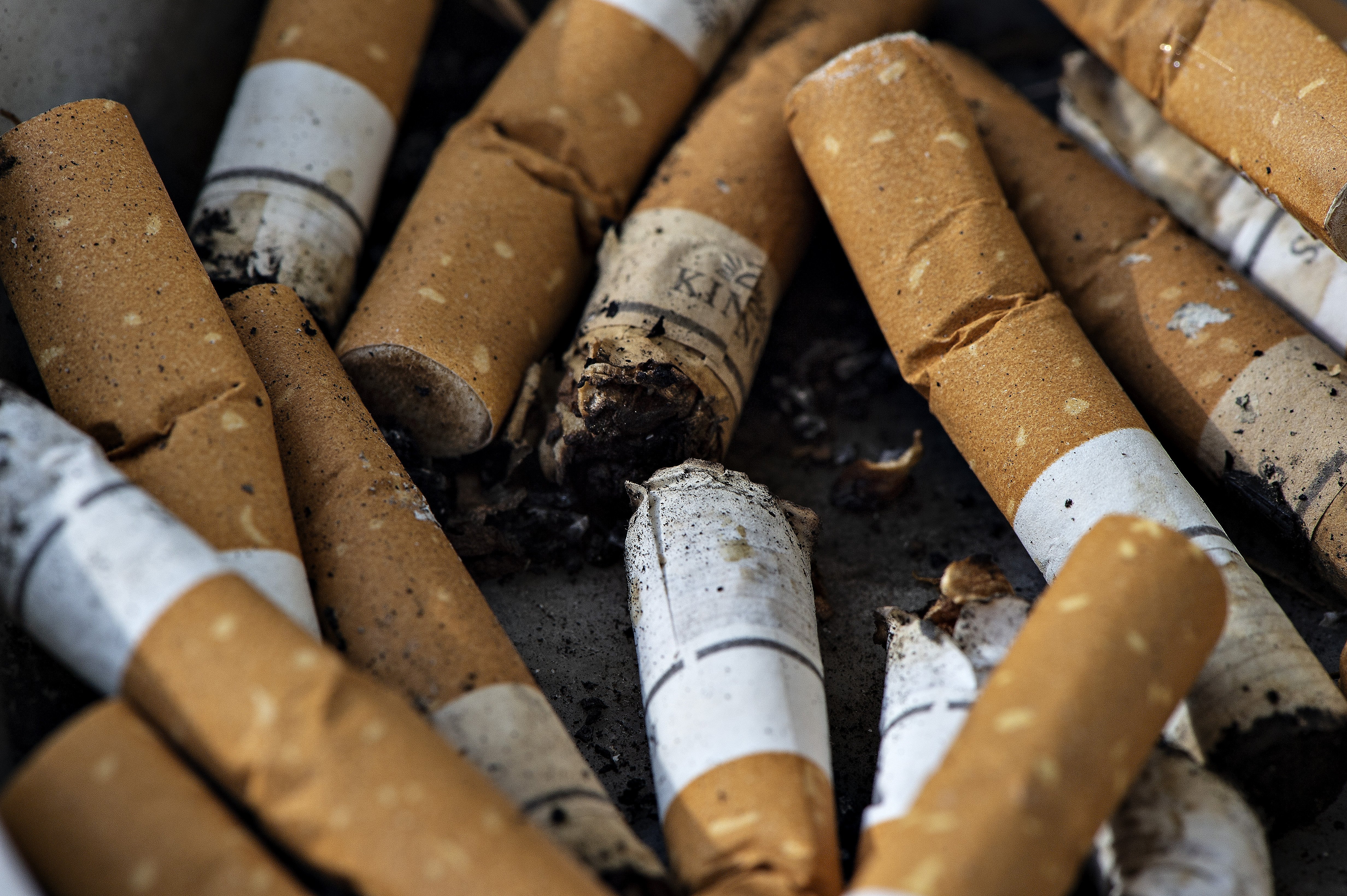 Regionerne vil hæve prisen på cigaretter 80 kroner | TV2 Nord