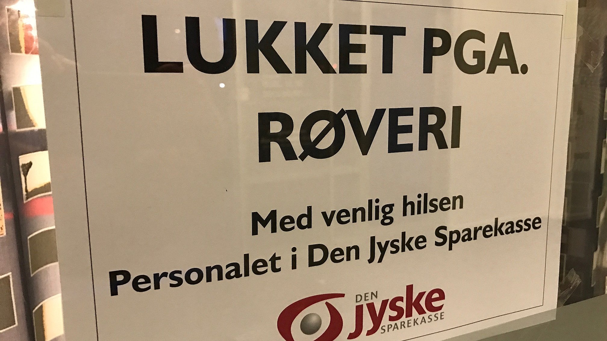 Vaebnet Bankrover Stak Af Og Ind I En Bus Chaufforen Lukkede Og Laste Doren Tv2 Nord