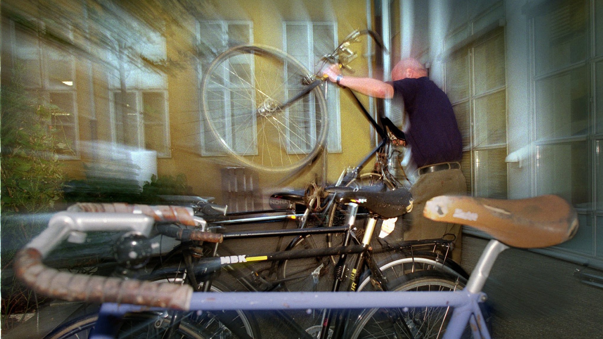 Skur krig Taktil sans Cykler af høj værdi stjålet fra garage: - Ikke et tilfældighedstyveri | TV2  Nord