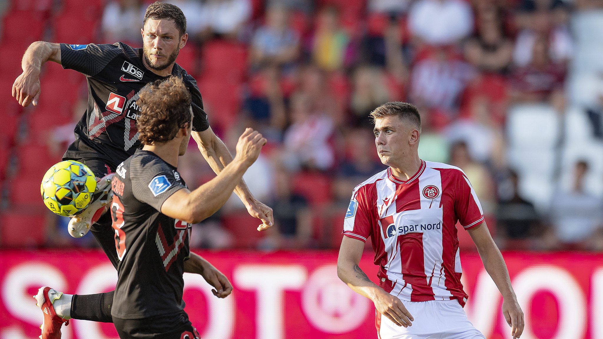 AaB undskylder til FC Midtjylland og Henrik Dalsgaard efter tilråb | TV2  Nord