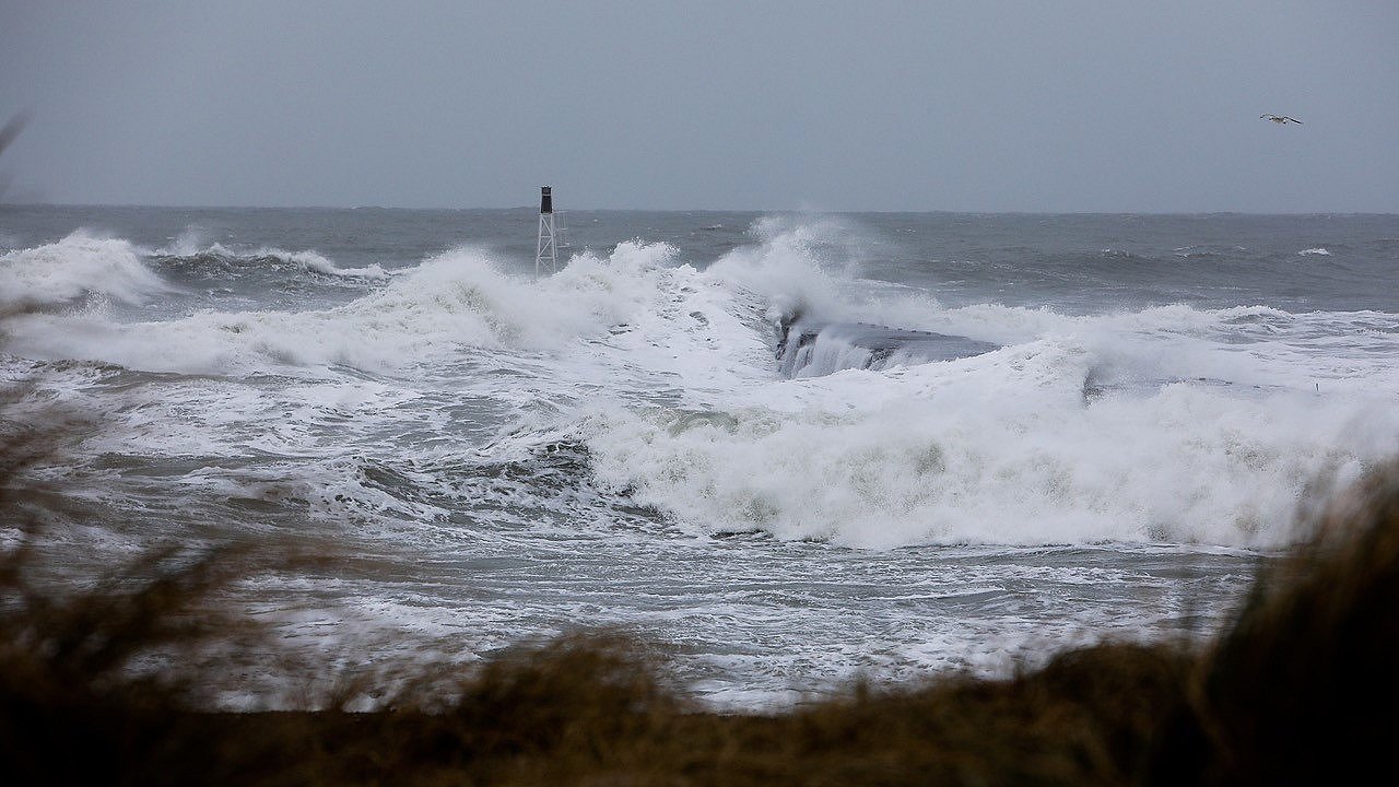 DMI Skruer Op For Stormvarsel – Farligt Vejr Rammer Både Vestkysten Og ...