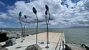 Imponerende glasværk installeret på havnen i Sæby