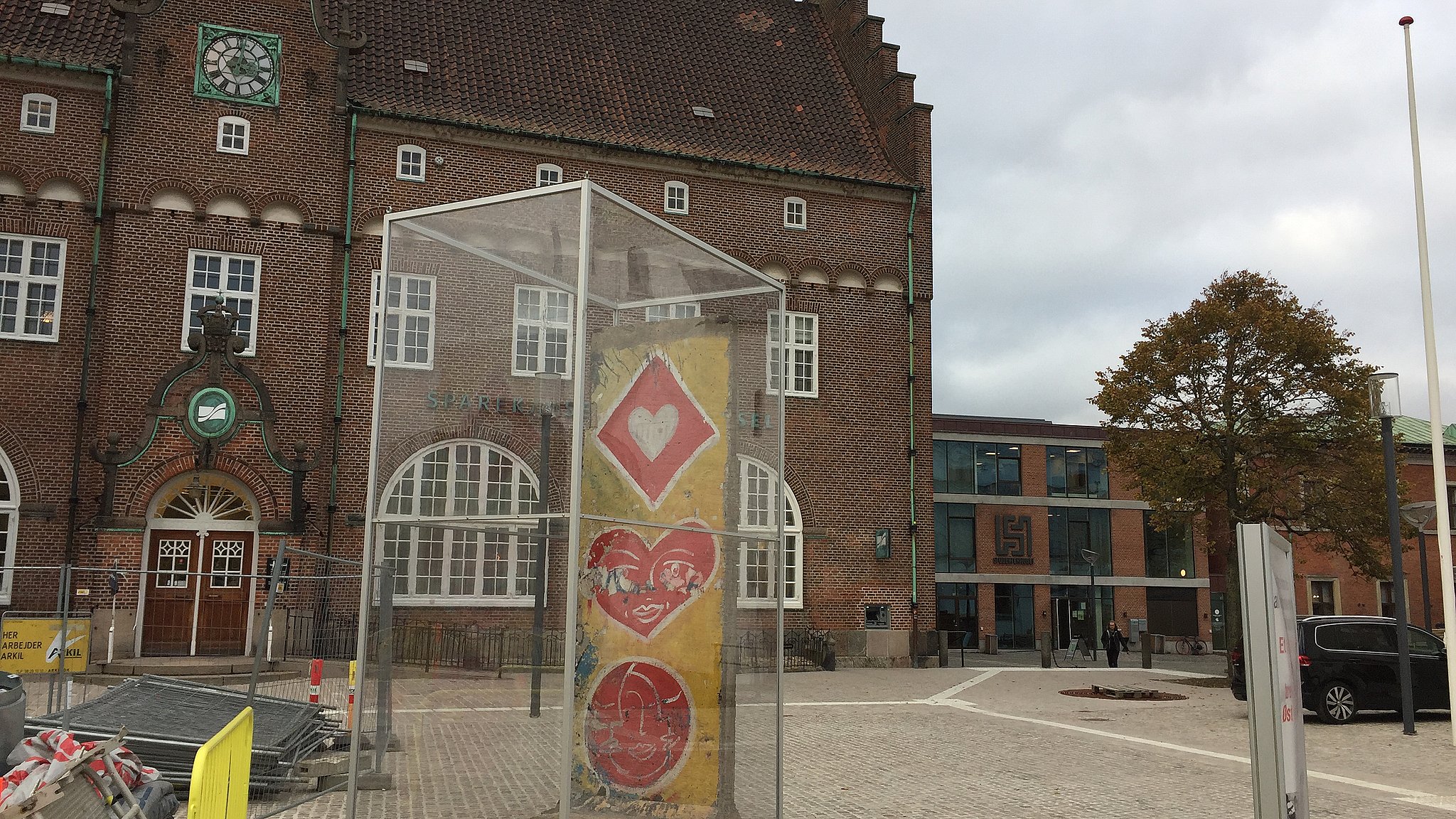 Kold krig: bid af Berlinmuren kan ses i Aalborg | TV2 Nord