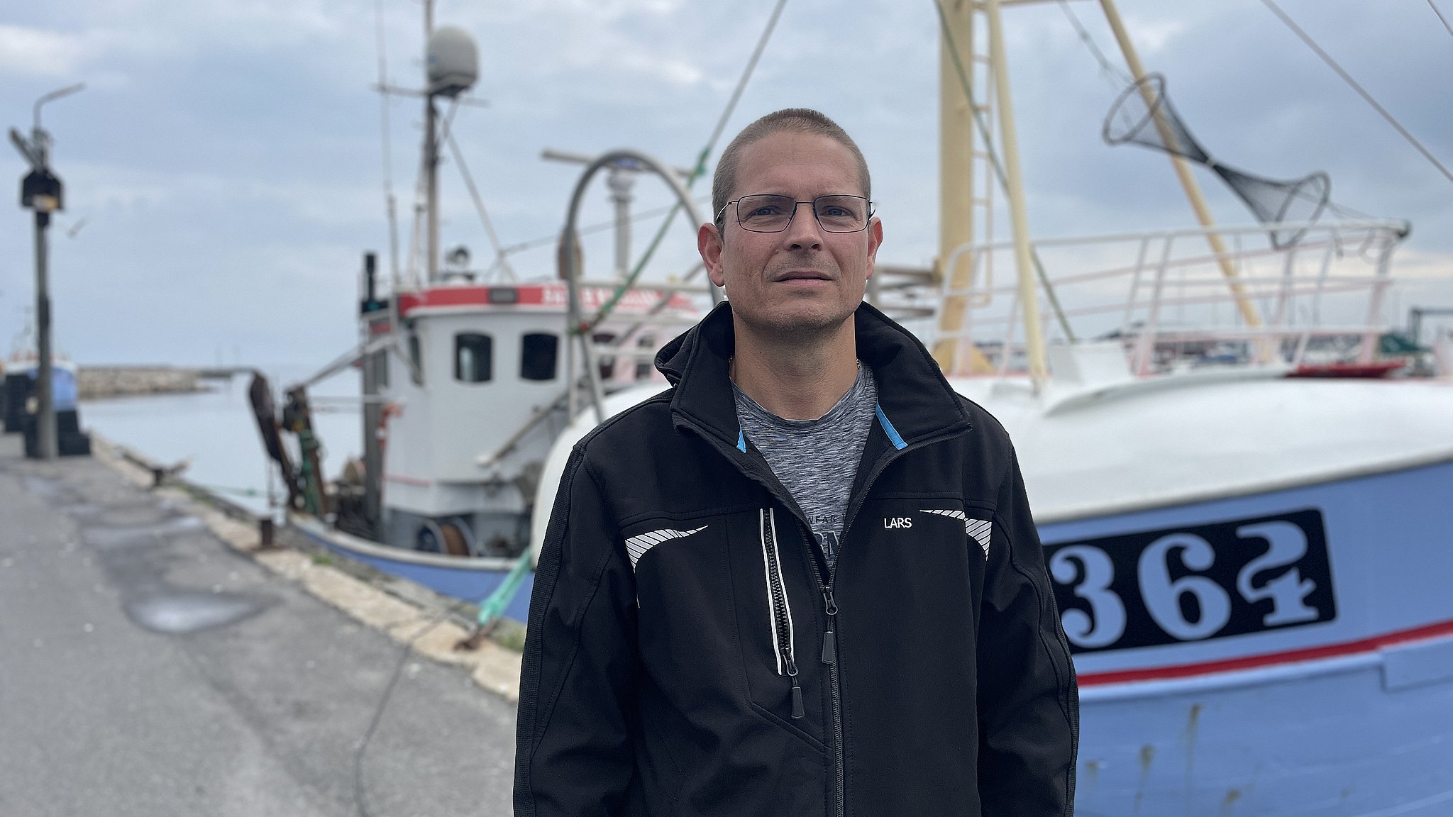 Lars Kajgaard ejer to fiskekuttere på Strandby Havn.