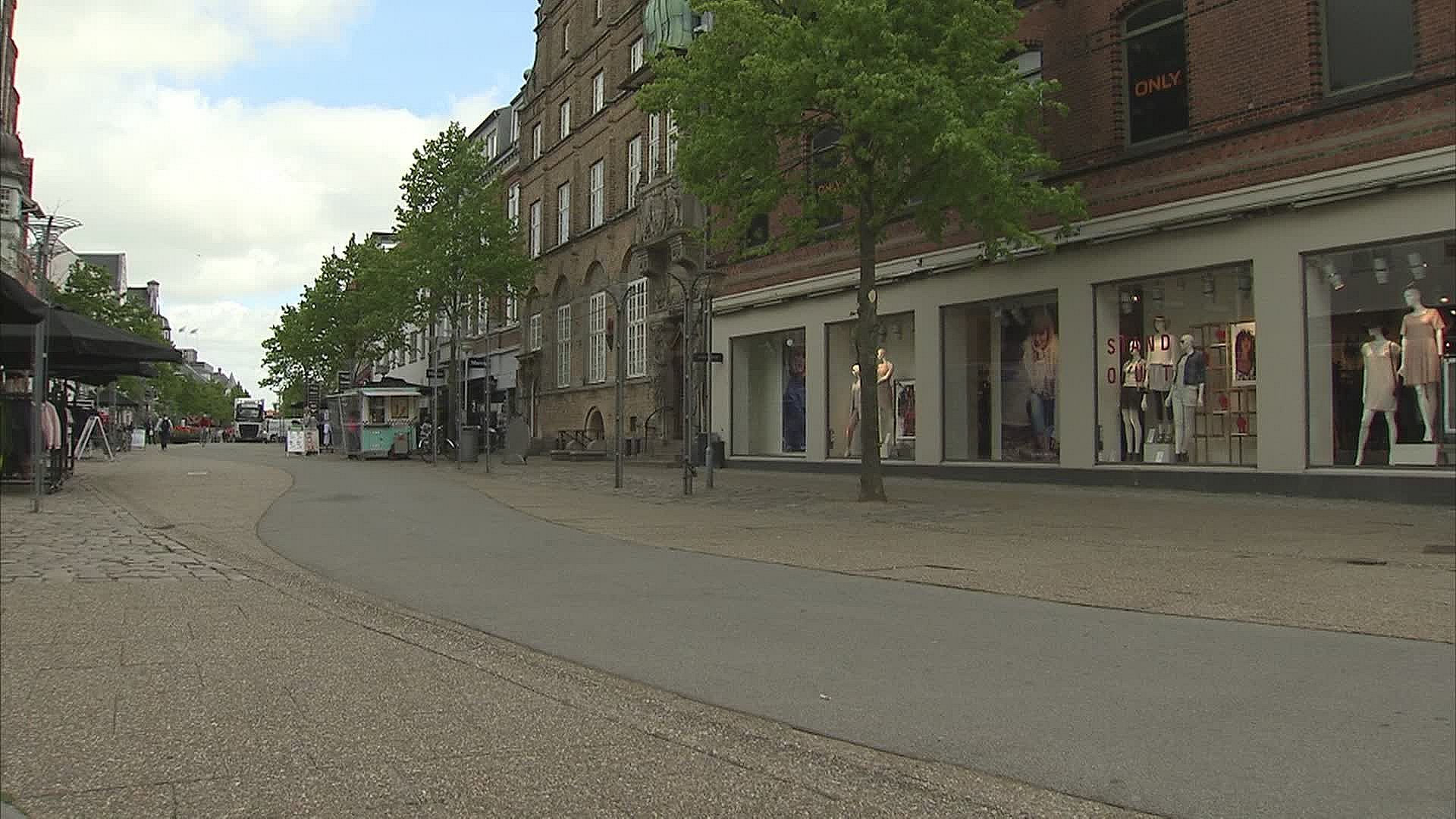 Tirsdag rykker gravemaskinerne ind i gågaden i Hjørring.