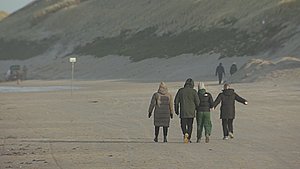 Nordjyderne nyder vintersolen på stranden