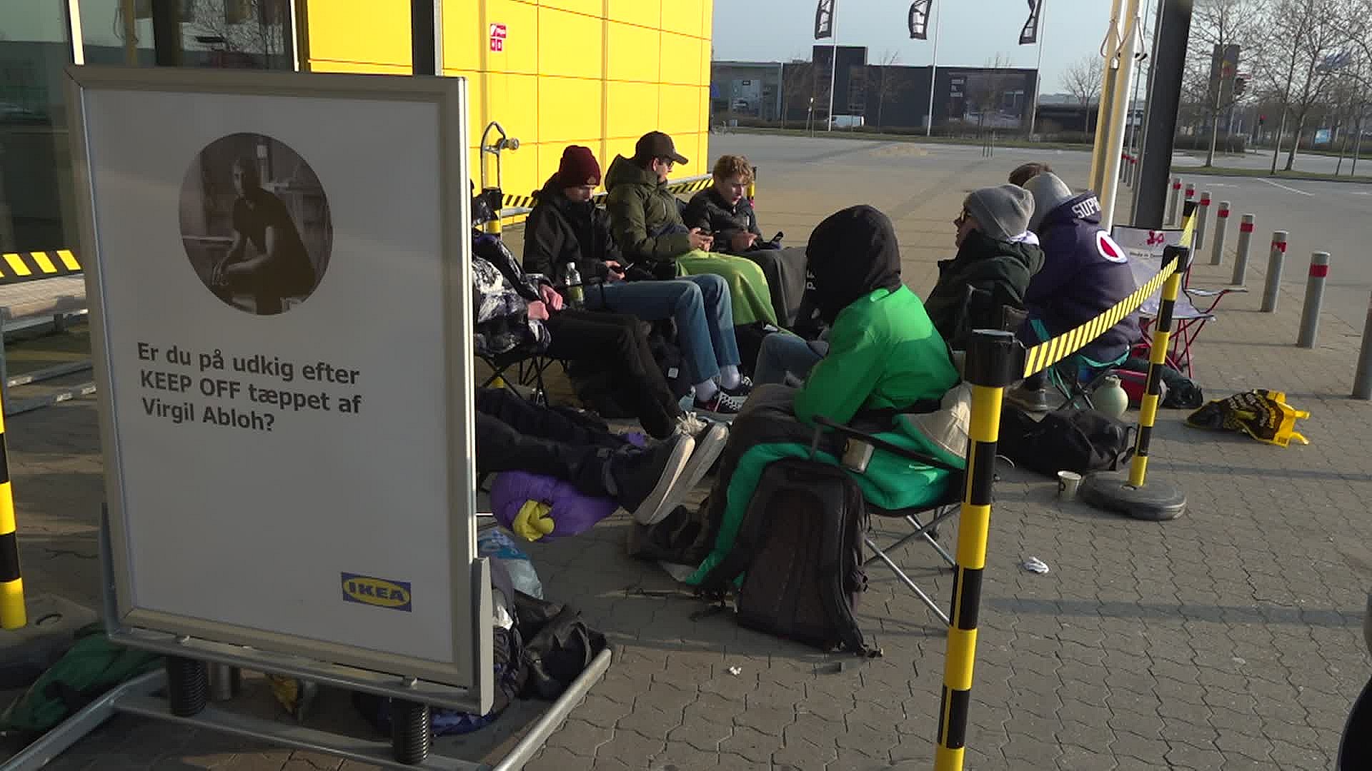 Whitney suspendere Demontere Unge i kø for Ikea-tæppe: Vi tjener over 100 kr. i timen ved at hygge | TV2  Nord