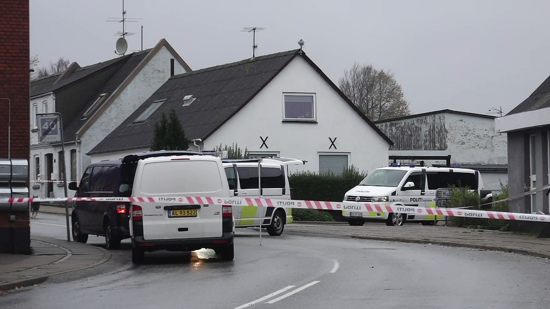 111118 Politi efterforsker et muligt drab i Hadsund begået natten til søndag.