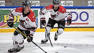 Blandet nordjysk ishockeydag - Pirates slagter modstander, mens White Hawks bliver sendt i knæ