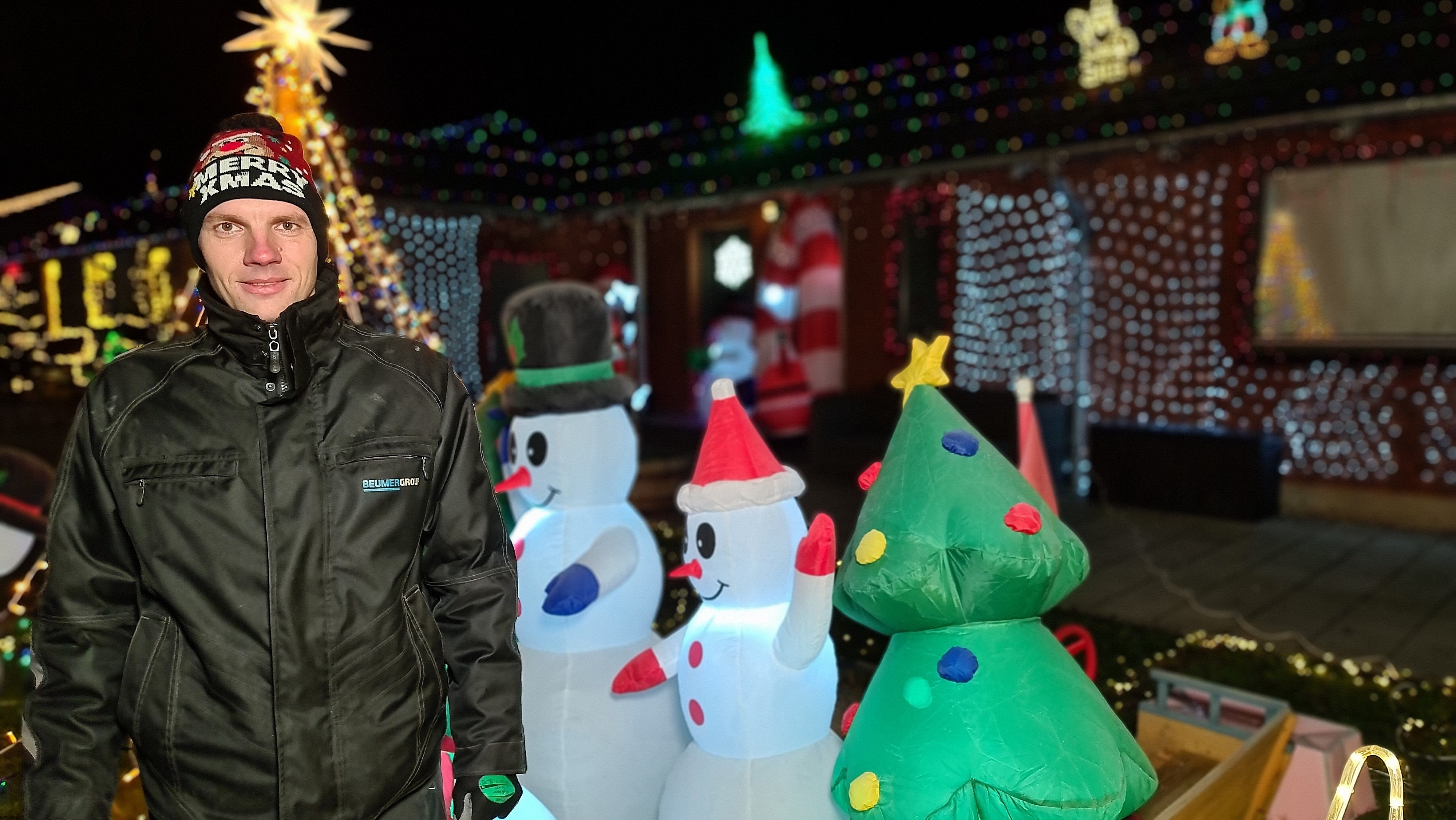 to uger historie konto Villavej blæser på tårnhøje elpriser - går amok med julelys | TV2 Nord